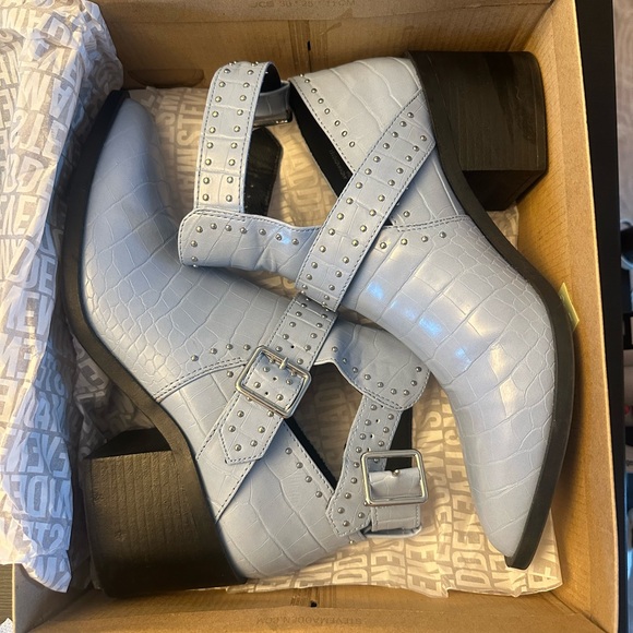 Size 9 Steve Madden Andy blue croc style - Picture 8 of 8